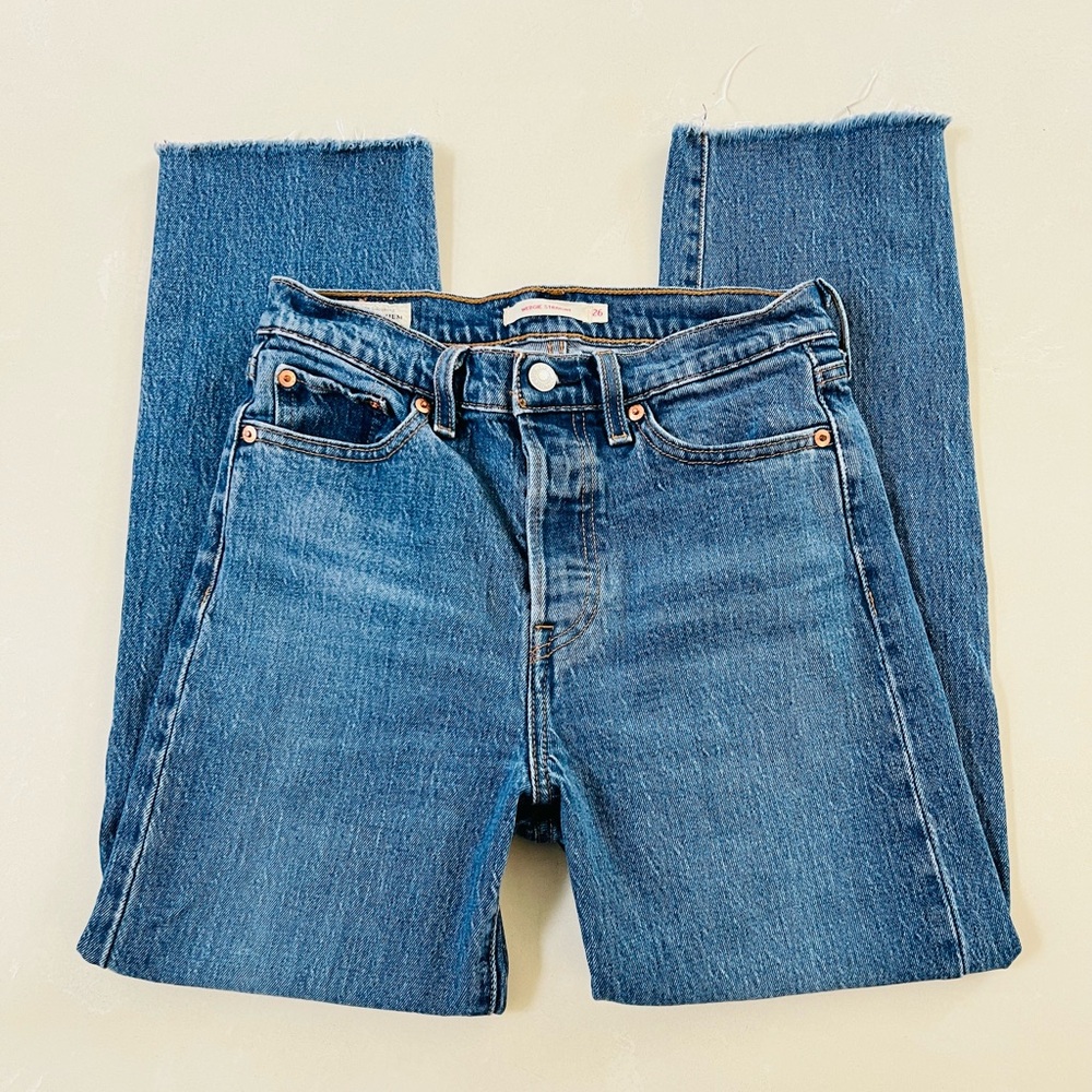 Levi’s Wedgie Straight Leg Jeans 26